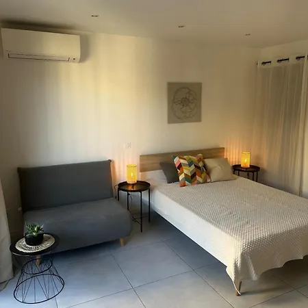 Quiet Modern In The Very Heart Of Ницца